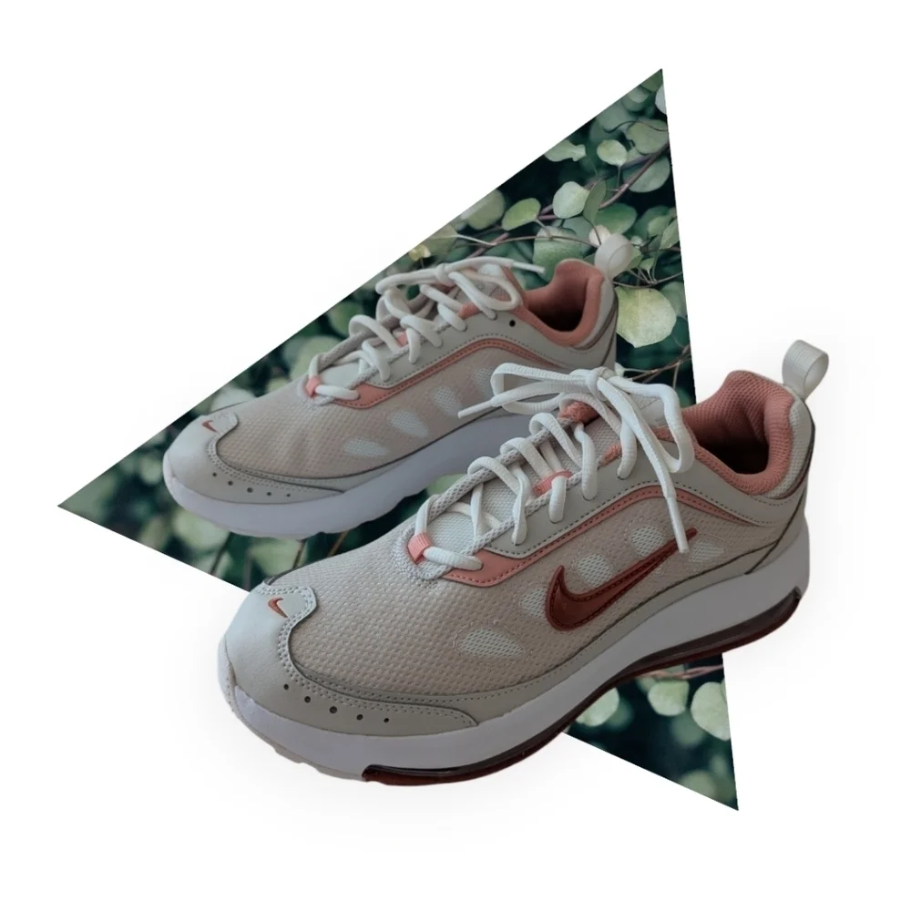 Nike Women's Air Max AP Shoe Sizes 8 , 8.5 and 9